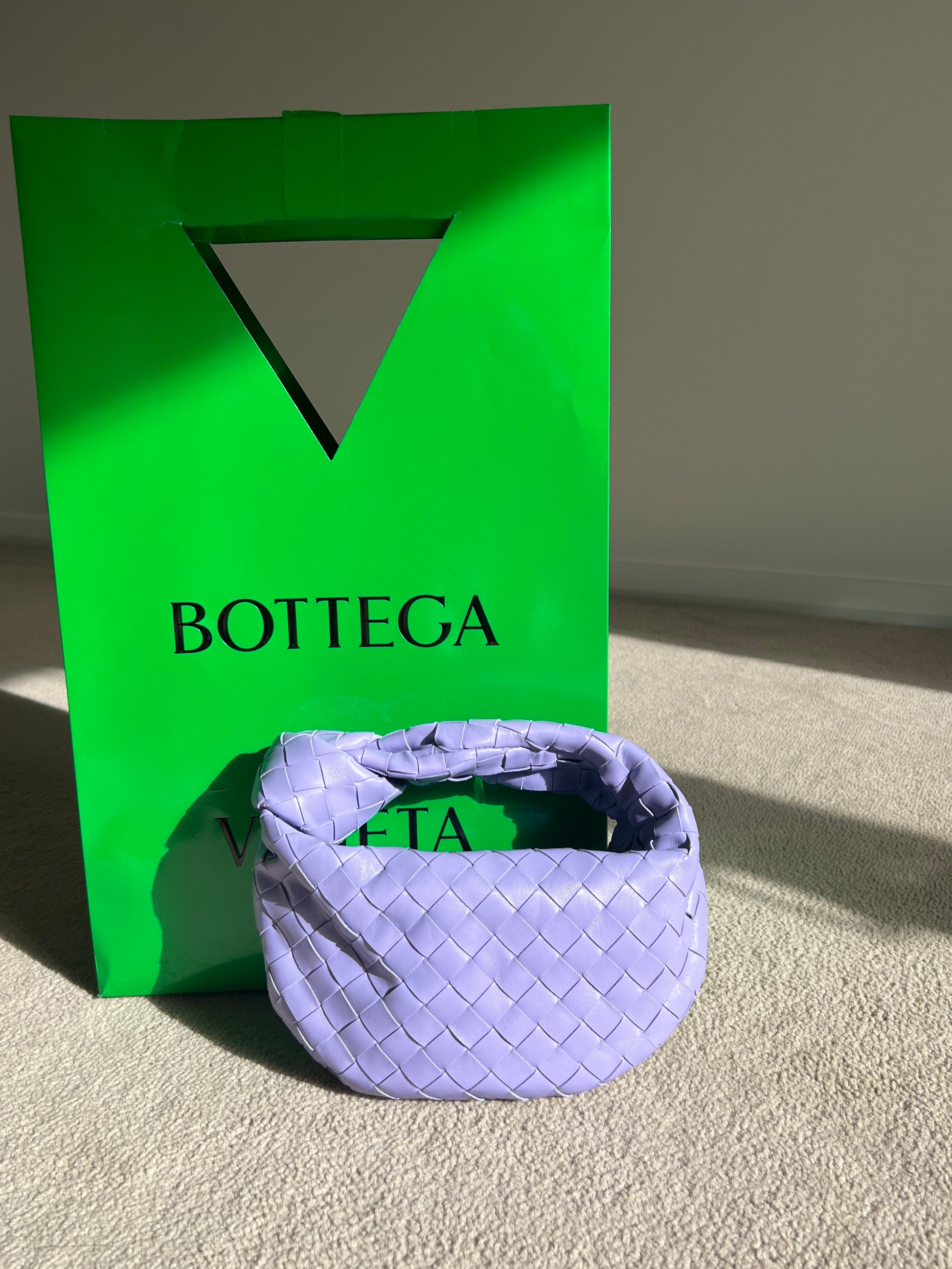Designer Bag Hire - Bottega Veneta Mini Jodie in Wisteria – Love Her &  Leave Her